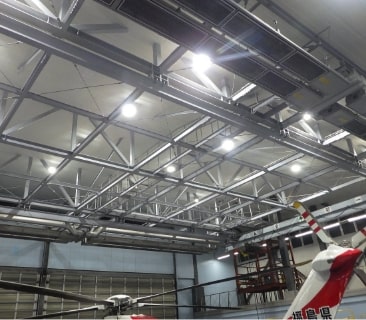 ヘリコプター格納庫吊天井工事（電気）